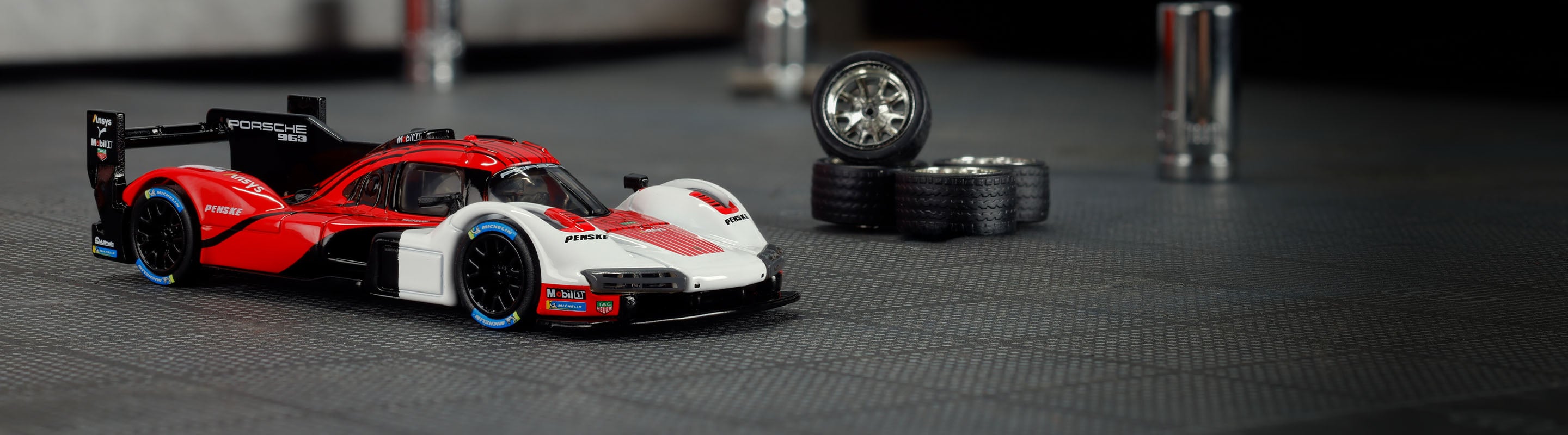 Hot Wheels Elite 64 Porsche 963